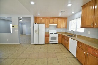 4198 Apple Oak Ct in Las Vegas, NV - Building Photo - Building Photo