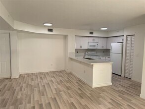 2071 Renaissance Blvd, Unit 104 in Miramar, FL - Building Photo - Building Photo