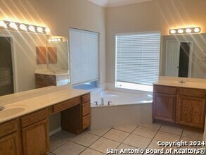 5126 Ascot Pl in San Antonio, TX - Building Photo - Building Photo
