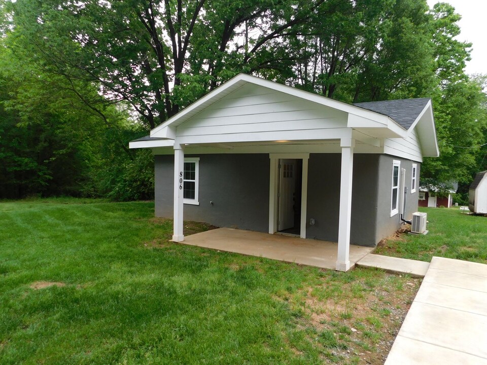 806 Marve St in Gastonia, NC - Building Photo