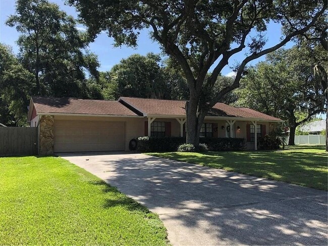 property at 8624 Dee Cir