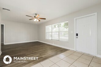 510 Hedge Row Rd in Brandon, FL - Building Photo - Building Photo