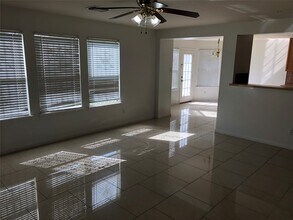 8531 Ashford Green Ln in Houston, TX - Building Photo - Building Photo