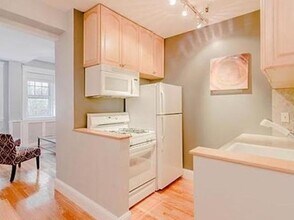 2001 Commonwealth Ave in Boston, MA - Building Photo - Building Photo