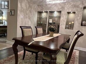 7825 Bayview Ave in Markham, ON - Building Photo - Building Photo