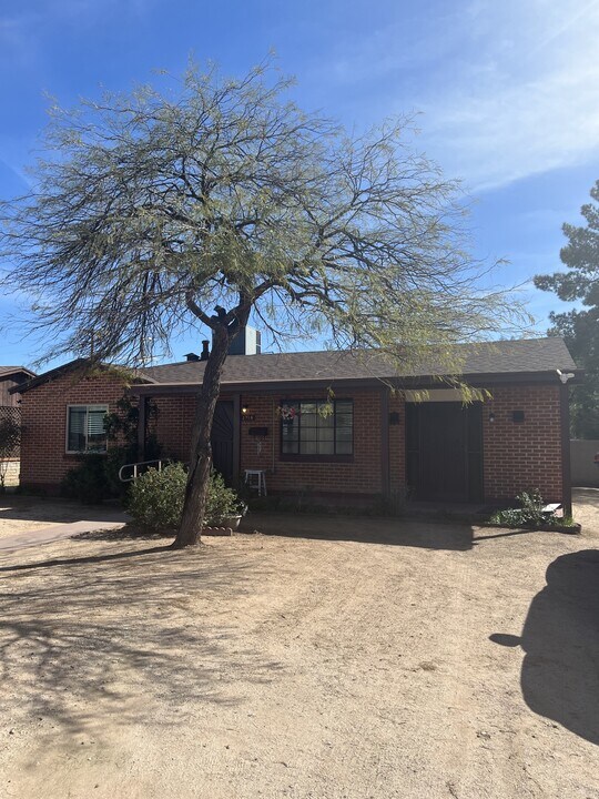 2718 E 18th St in Tucson, AZ - Building Photo