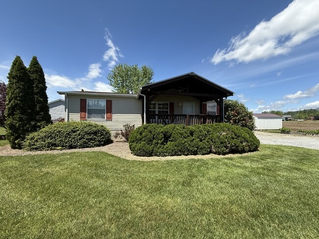 269 Gilliam Mountain Rd in Hendersonville, NC - Building Photo - Building Photo