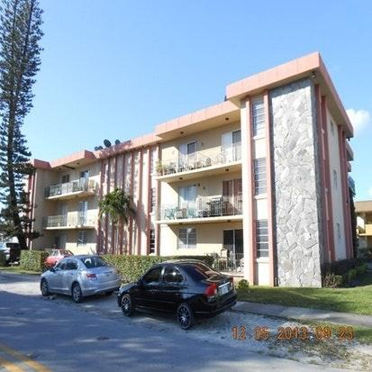 5100 W Flagler St in Coral Gables, FL - Building Photo