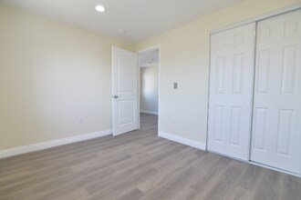 11864 Ricky Ave in Garden Grove, CA - Foto de edificio - Building Photo