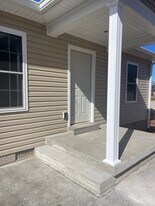 305 Camptown Rd in Bardstown, KY - Building Photo