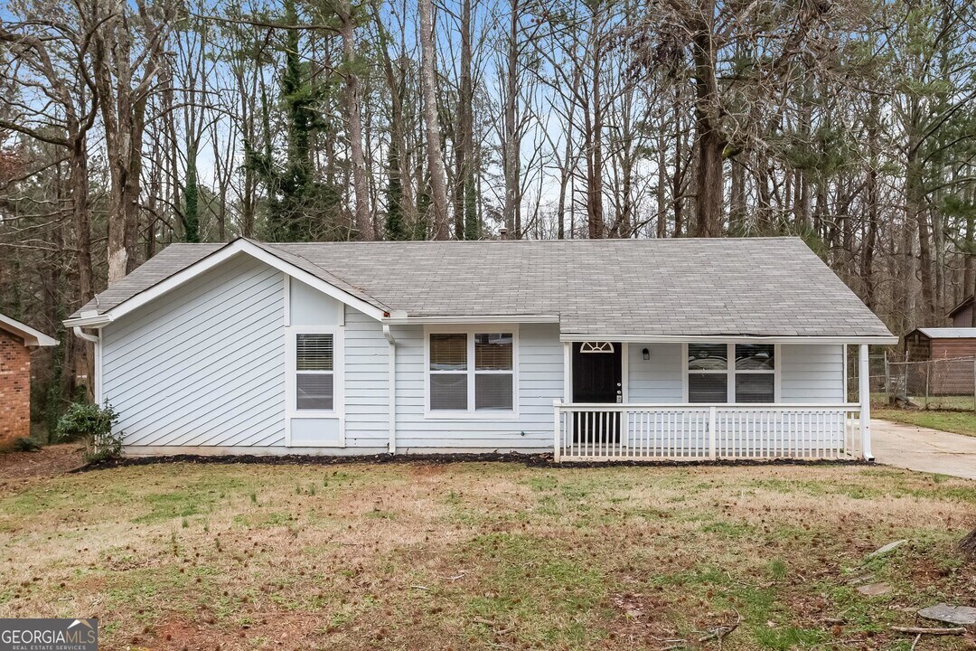 141 Montego Cir in Riverdale, GA - Building Photo