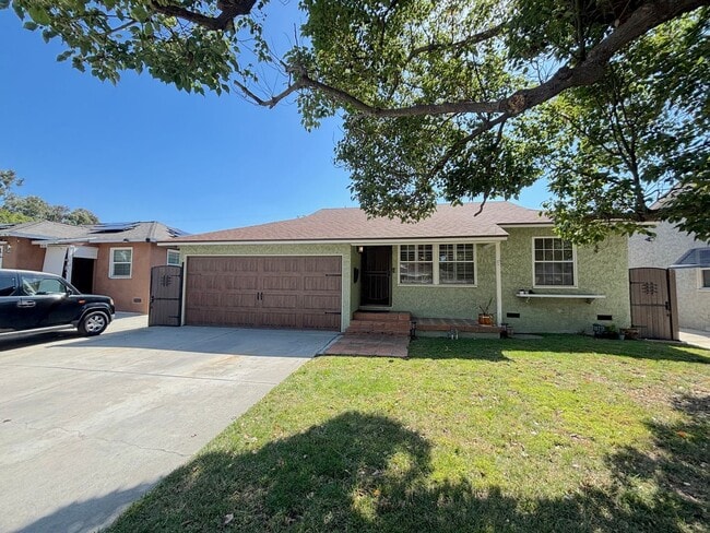 4832 N Pearce Ave