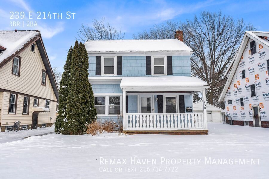 239 E 214th St in Euclid, OH - Building Photo