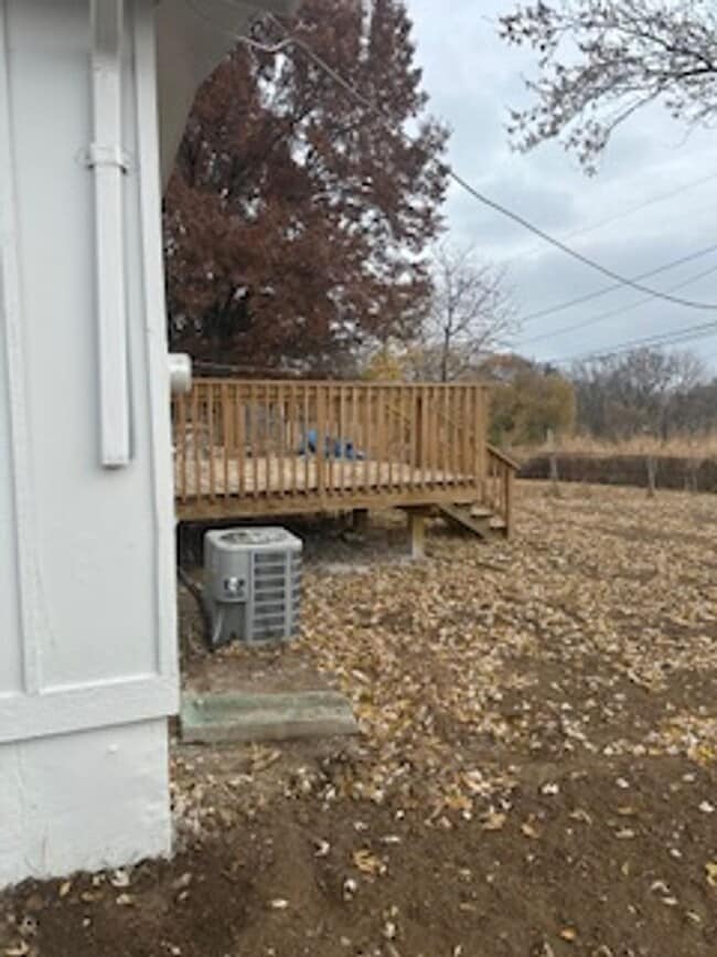 6633 NE 49th St in Kansas City, MO - Building Photo - Building Photo