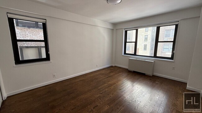 EAST 56 STREET in New York, NY - Foto de edificio - Building Photo