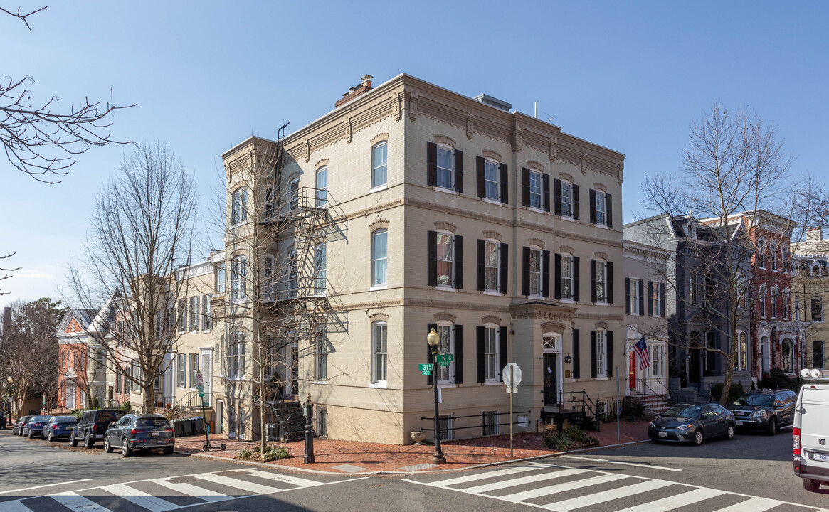 3100 N St NW in Washington, DC - Foto de edificio