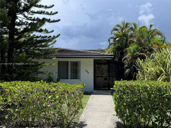 11850 SW 81st Rd in Miami, FL - Building Photo - Building Photo