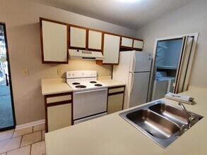 905 Tomahawk Ct in Tallahassee, FL - Building Photo - Building Photo