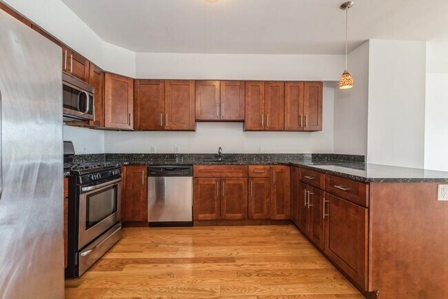 125 43rd St in Union City, NJ - Building Photo - Building Photo