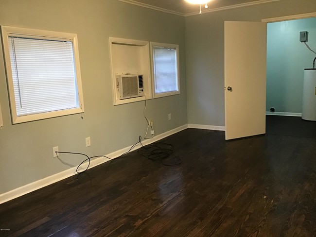 202 E Pine St in Lafayette, LA - Building Photo - Building Photo