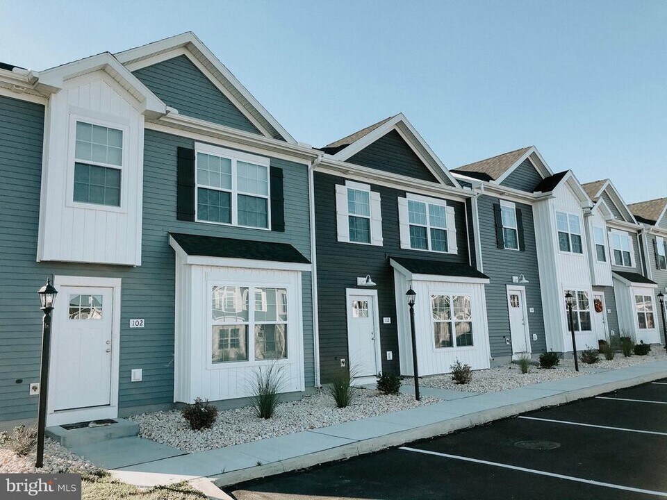 133 Cypress Ln in Hanover, PA - Building Photo