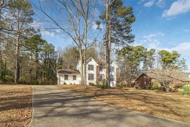 2119 Tudor Castle Way in Decatur, GA - Building Photo - Building Photo