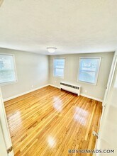 105 Shawomet Ave in Somerset, MA - Building Photo - Building Photo