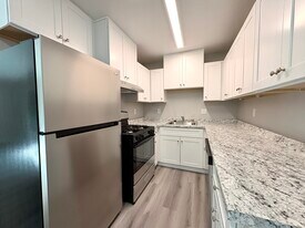 206 Pine St in Auburn, CA - Building Photo