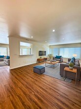 2488 Parkdale Ave in Simi Valley, CA - Building Photo - Building Photo