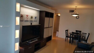 50 Menores Ave, Unit 420 in Coral Gables, FL - Building Photo - Building Photo