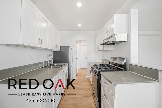 901 S Ardmore Ave in Los Angeles, CA - Foto de edificio - Building Photo