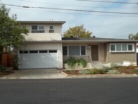 5252 Lenore Dr in San Diego, CA - Building Photo