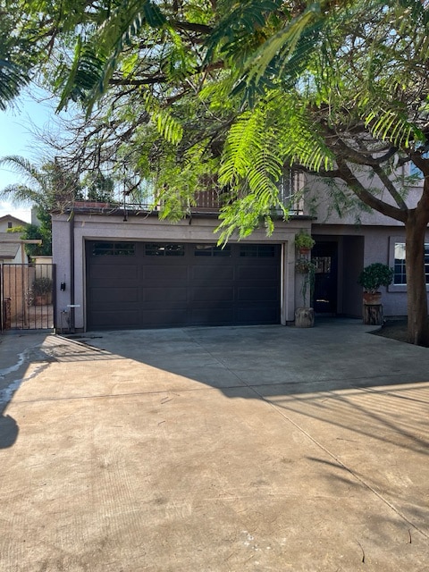 6119 Greenwood Ave in City Of Commerce, CA - Foto de edificio - Building Photo