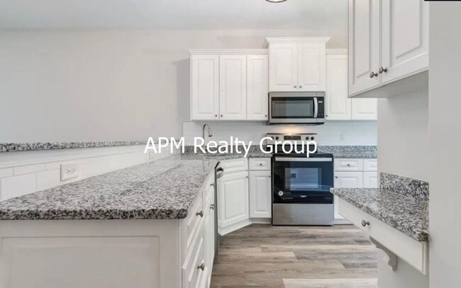 408 Summit Square in Columbia, SC - Building Photo - Building Photo