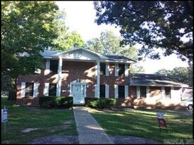 5800 N Walnut Rd in North Little Rock, AR - Building Photo