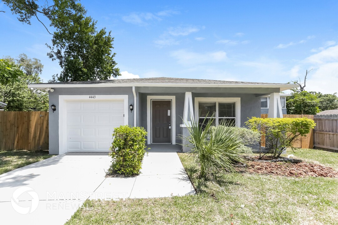 4443 Emerson Ave S in St. Petersburg, FL - Foto de edificio