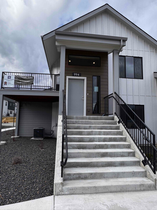 994 E RR Ave in Post Falls, ID - Building Photo