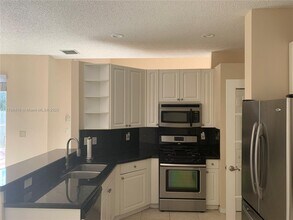 19462 SW 68th St in Fort Lauderdale, FL - Building Photo - Building Photo