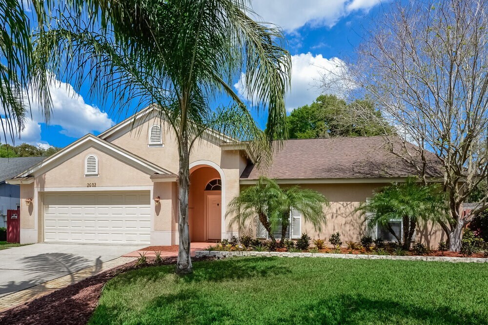 2602 Freeland Dr in Valrico, FL - Foto de edificio