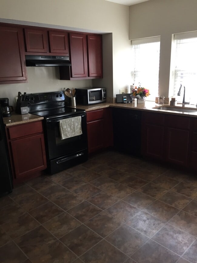 3405 Fairmount Blvd in Cleveland Heights, OH - Foto de edificio - Building Photo