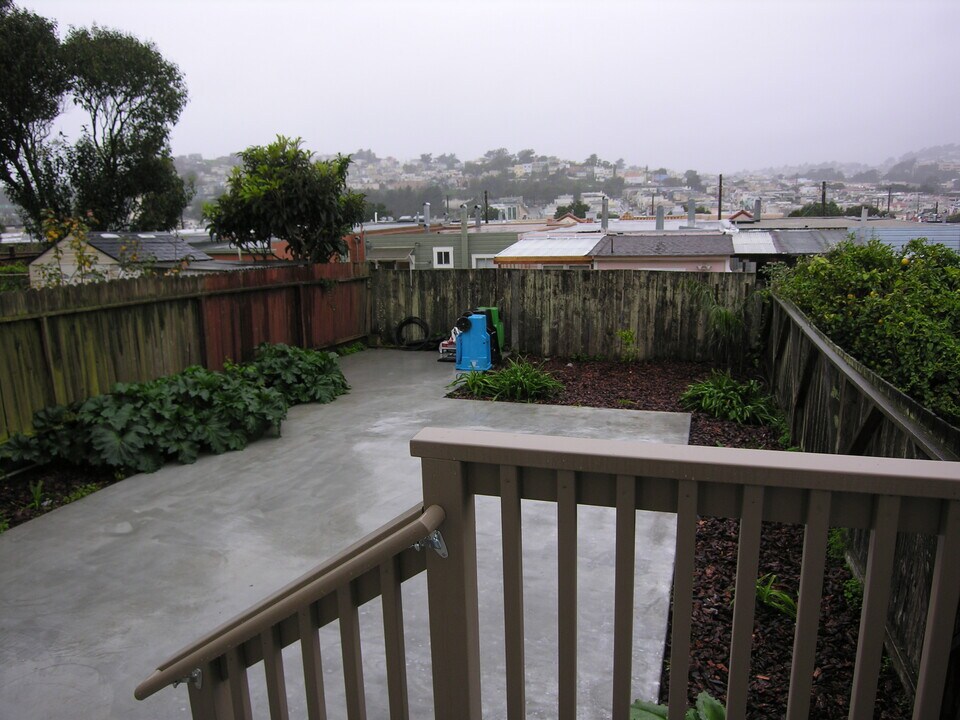 124 Ellington Ave in San Francisco, CA - Building Photo