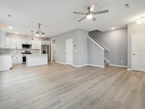 1705 Ashfield St in Howell, MI - Building Photo - Building Photo
