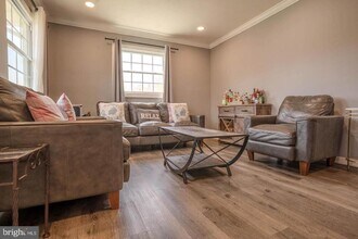 114 Colburn Dr in Manassas Park, VA - Building Photo - Building Photo