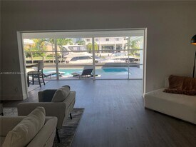 6911 Sunrise Pl in Coral Gables, FL - Building Photo