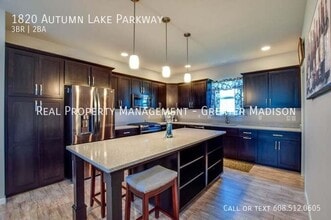 1820 Autumn Lake Parkway in Madison, WI - Building Photo - Building Photo