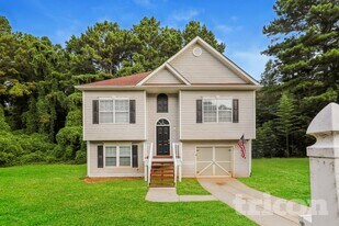 1421 Highgrove Way in Atlanta, GA - Building Photo