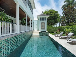 613 14th Ave S in Naples, FL - Building Photo - Building Photo