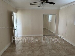 1695 Julie Tonia Dr in West Palm Beach, FL - Building Photo - Building Photo