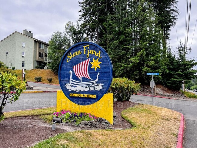 property at 1700 W Sunn Fjord Ln