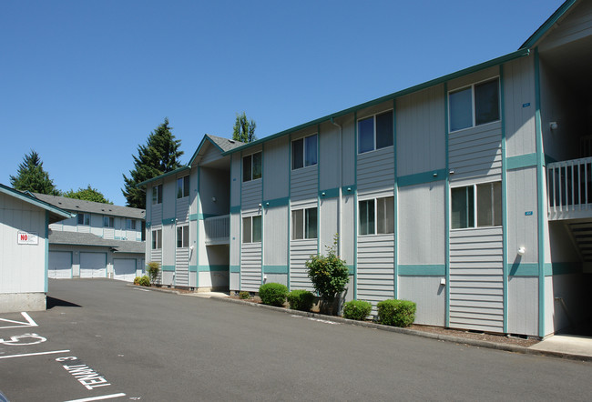 Bella Vista Apartments in Salem, OR - Building Photo - Building Photo